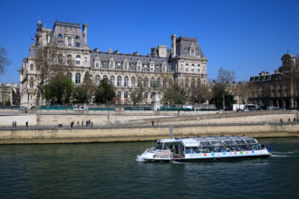 Paris, quai de l'Hôtel de Ville