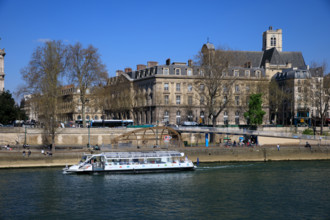 Paris, quai de l'Hôtel de Ville