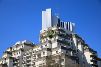 Paris, avenue du Maine