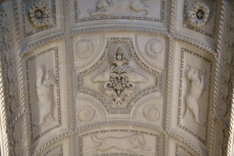 Paris, Musée du Louvre, escalier Henri II