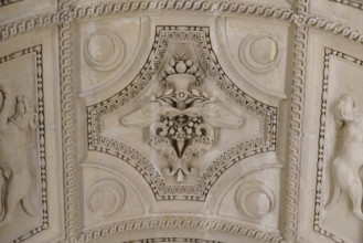 Paris, Musée du Louvre, escalier Henri II