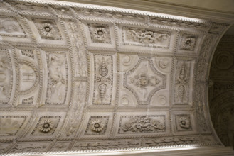 Paris, Musée du Louvre, escalier Henri II