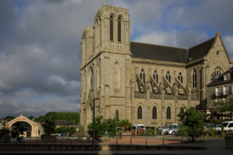 france, région Normandie, Orne, Flers, plavce de Dr Vayssières, église saint Germain,