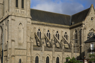 france, région Normandie, Orne, Flers, plavce de Dr Vayssières, église saint Germain,