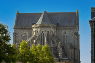 france, région Normandie, Orne, Flers, rue jules Gevelotn chevet de l'église saiint Germain,
