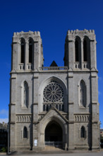 france, région Normandie, Orne, Flers, plavce de Dr Vayssières, église saint Germain,