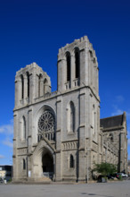 france, région Normandie, Orne, Flers, plavce de Dr Vayssières, église saint Germain,