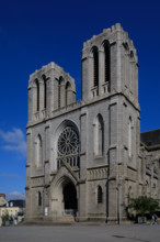 france, région Normandie, Orne, Flers, plavce de Dr Vayssières, église saint Germain,