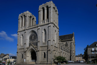 france, région Normandie, Orne, Flers, plavce de Dr Vayssières, église saint Germain,