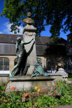 france, région Normandie, Orne, Flers, parc du chateau-musée, ancien hotel de ville,?monument aux