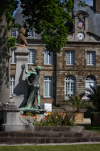 france, région Normandie, Orne, Flers, parc du chateau-musée, ancien hotel de ville,?monument aux