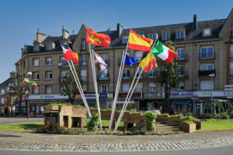 france, région Normandie, Orne, Flers, place du général de Gaulle, carefour giratoire avec