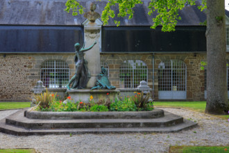 france, région Normandie, Orne, Flers, parc du chateau-musée, ancien hotel de ville,?monument aux