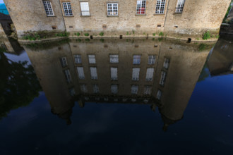 france, région Normandie, Orne, Flers, parc du chateau-musée, ancien hotel de ville,