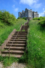 france, région Hauts de france, Somme, Ault, porte du moulinet et escaliers vers les hauteurs de la