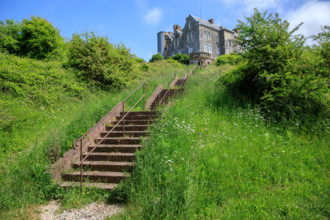 france, région Hauts de france, Somme, Ault, porte du moulinet et escaliers vers les hauteurs de la