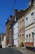 france, région Hauts de france, Somme, Ault, rue des fonts benits, facades