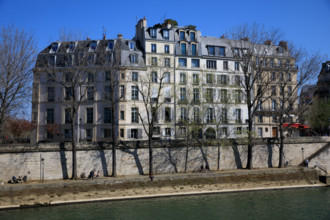Paris, quai de Bourbon