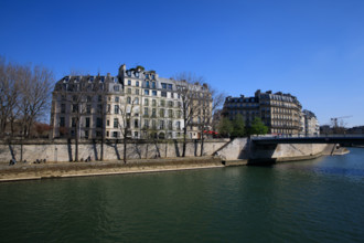 Paris, quai de Bourbon