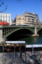 Paris, quai Saint-Bernard
