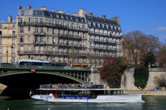 Paris, quai Saint-Bernard