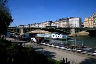Paris, quai Saint-Bernard