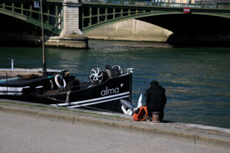Paris, quai Saint-Bernard