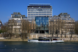 Paris, quai Saint-Bernard