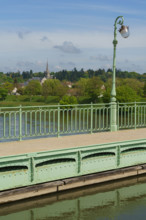 france, région centre, Loiret, Briare, pont canal de Birare, pont-canal portant le canal latéral à