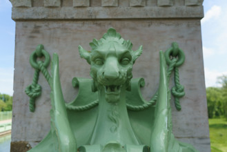 france, région centre, Loiret, Briare, pont canal de Birare, pont-canal portant le canal latéral à