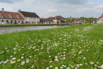 france, région bougogne, Yonne, Rogny les sept écluses, ouvrage des 7 écluses dû à l'ingénieur