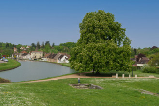 france, région bougogne, Yonne, Rogny les sept écluses, ouvrage des 7 écluses dû à l'ingénieur