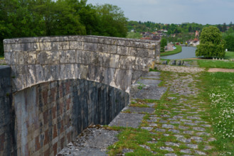 france, région bougogne, Yonne, Rogny les sept écluses, ouvrage des 7 écluses dû à l'ingénieur