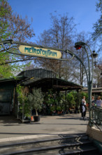 Paris, entrée de la station Cité et Marché aux Fleurs