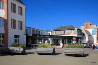 france, region Normandie, Manche, cotentin, Agon coutainville,  place du général de gaulle,