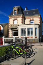 france, region Normandie, Manche, cotentin, Agon coutainville,  plage, promenade de Chausey,