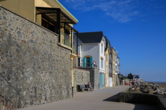 france, region Normandie, Manche, cotentin, Agon coutainville,  plage, promenade de Chausey,