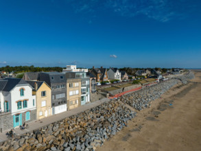 france, region Normandie, Manche, cotentin, Agon coutainville,  plage, promenade de Chausey,