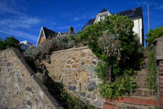 france, region Normandie, Manche, cotentin, Agon coutainville,  plage, promenade de Chausey,