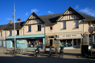 france, region Normandie, Manche, cotentin, Agon coutainville,  place du général de gaulle,