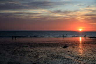 france, region Normandie, Manche, cotentin, Agon coutainville,  plage au soleil couchant