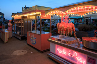 france, region Normandie, Manche, cotentin, Agon coutainville,  place du général de gaulle,