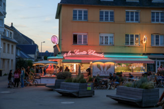 france, region Normandie, Manche, cotentin, Agon coutainville,  place du général de gaulle,