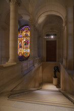 France, région Ile de France, Paris 1e arrondissement, musee du Louvre, escalier Colbert, vitrail