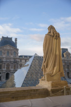 France, région Ile de France, Paris 1e arrondissement, musee du Louvre, vue sur la cour Napoleon,