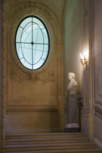 France, région Ile de France, Paris 1e arrondissement, musee du Louvre, escalier Le Fuel, vitraux