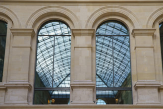 France, région Ile de France, Paris 1e arrondissement, musee du Louvre, cour Puget, reflet de la