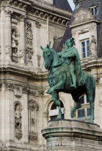 france, région Ile de France, Paris 4e arrondissement,  quai de l'hotel de ville, statue equestre d