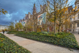 france, région Ile de France, Paris 4e arrondissement, place de l'hotel de ville vegetalisée,