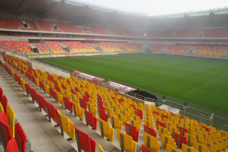 rance, région pays de la loire, sarthe, le Mans, stade Marie Marvingt, sièges jaunes et rouges.